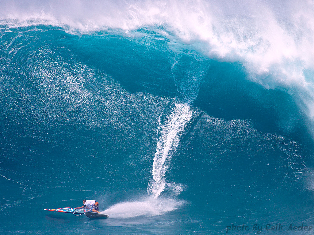 umi pictures-Jason Polakov on Peahi / umi / JP